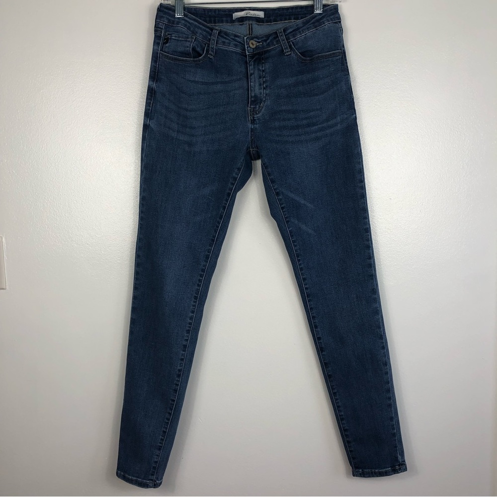 KanCan Jeans Medium Wash Straight Leg Size 9